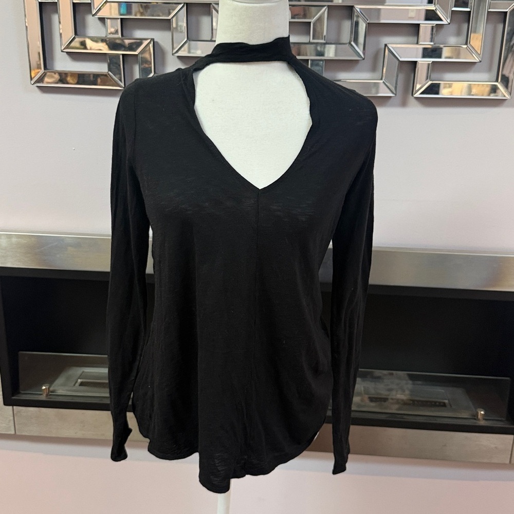 Express black Mock Neck Keyhole Long Sleeve size M